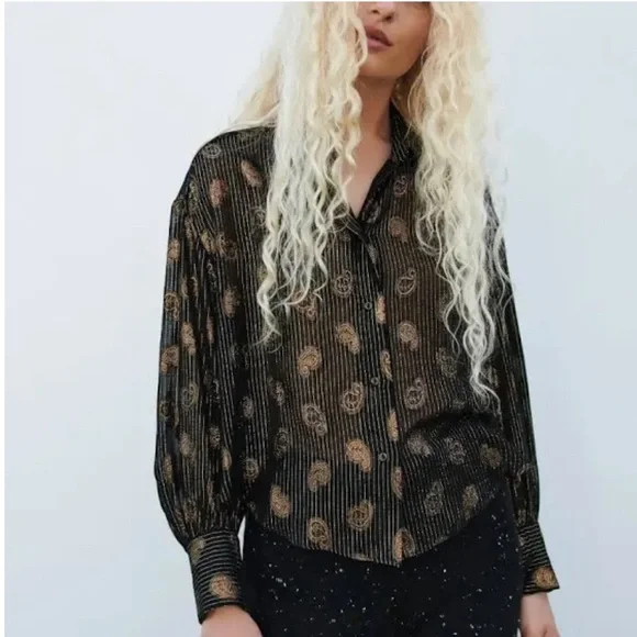 ZARA Gorgeous, Shimmering, Black & Gold Paisley Top with Collar & Cuffs🔥🔥🔥 - Picture 2 of 8